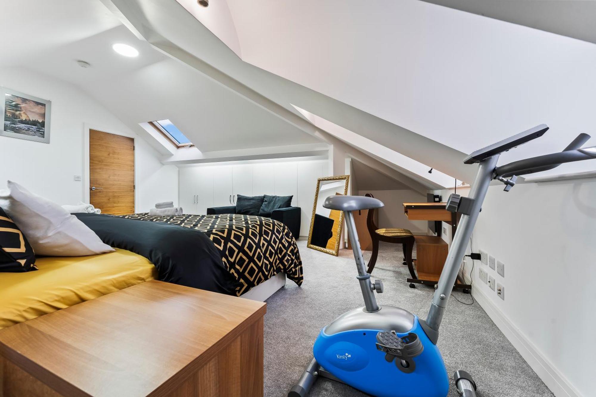 ברמינגהאם Exquisite 2-Bedroom Penthouse-Sleeps 7-Free Parking With Workstations & High-Speed Wifi מראה חיצוני תמונה