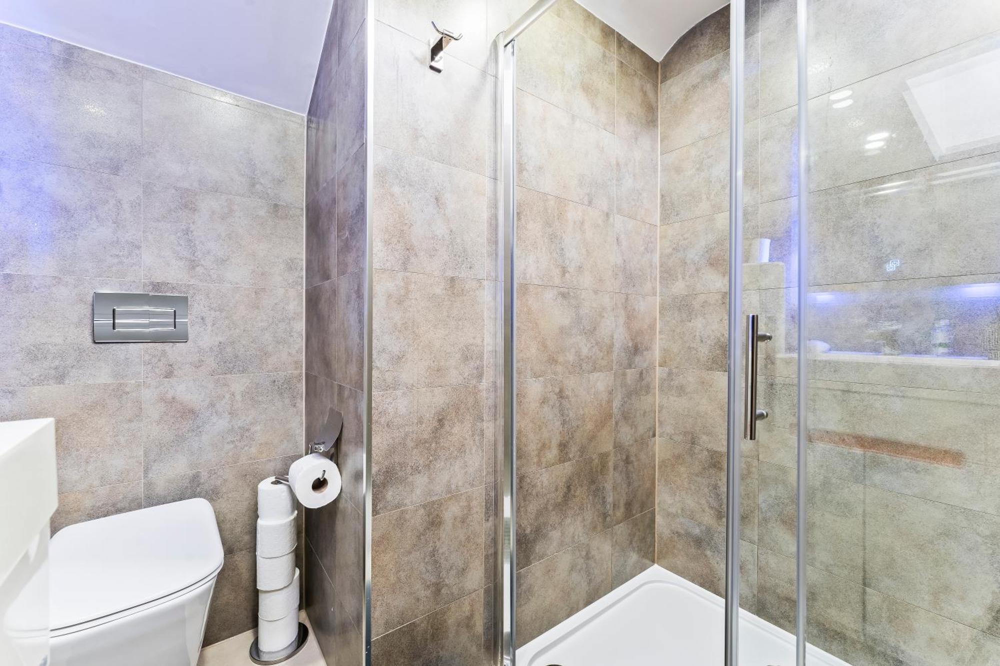 ברמינגהאם Exquisite 2-Bedroom Penthouse-Sleeps 7-Free Parking With Workstations & High-Speed Wifi מראה חיצוני תמונה