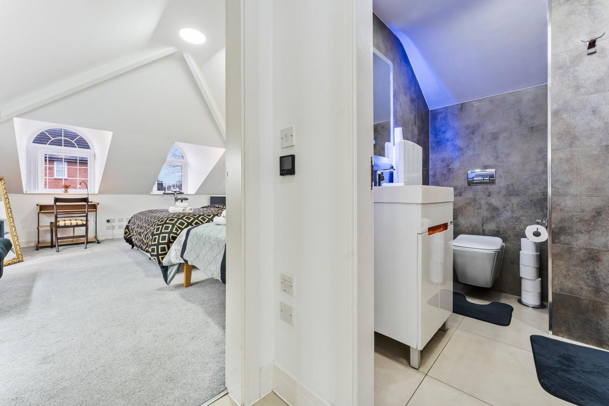 ברמינגהאם Exquisite 2-Bedroom Penthouse-Sleeps 7-Free Parking With Workstations & High-Speed Wifi מראה חיצוני תמונה