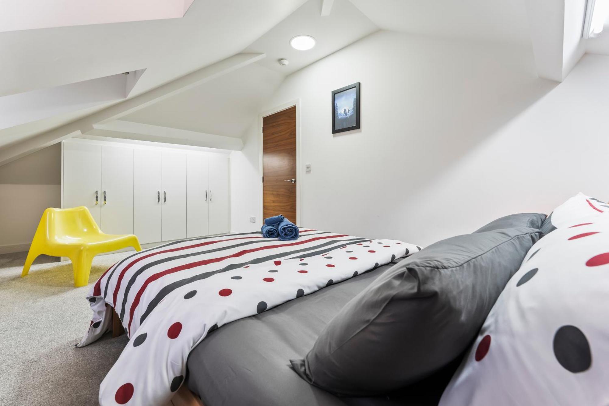ברמינגהאם Exquisite 2-Bedroom Penthouse-Sleeps 7-Free Parking With Workstations & High-Speed Wifi מראה חיצוני תמונה